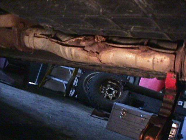 hsh-exhaust.jpg (46893 bytes)